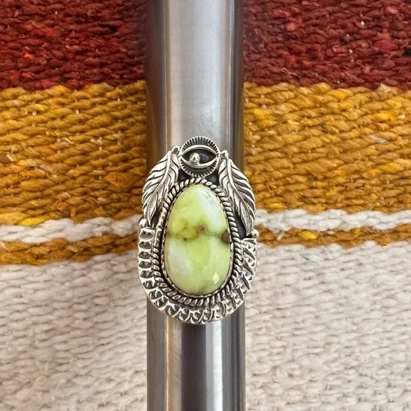 ❤️ Palomino Variscite 925 Navajo Decorative Silverwork Ring 11.2g Adjustable Sz - Picture 4 of 13